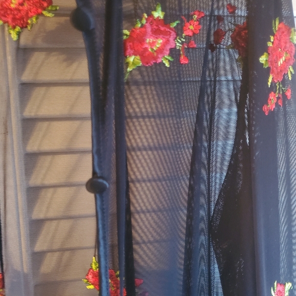 Blouse/ shirt. - Picture 3 of 5